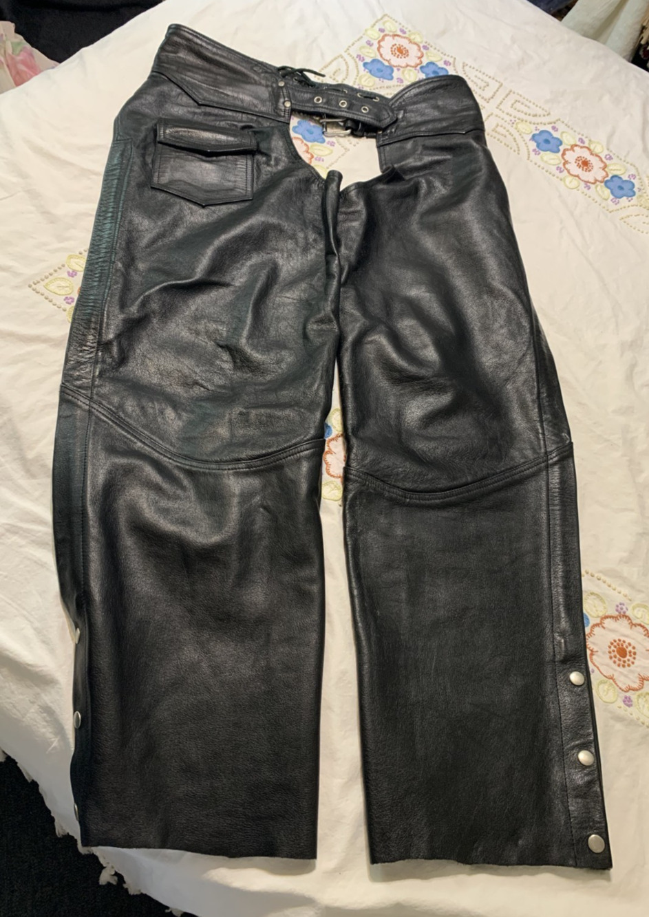 Moto Chaps Black Leather Men's XL Pocket Zip legs snaps adjustable waist